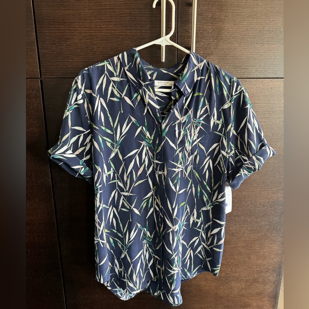 Brand new with tags Equipment silk shirt with tropical pattern. Size small